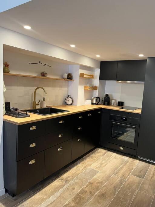 Duplex Chaleureux Et Elegant A Deux Pas De La Marseille