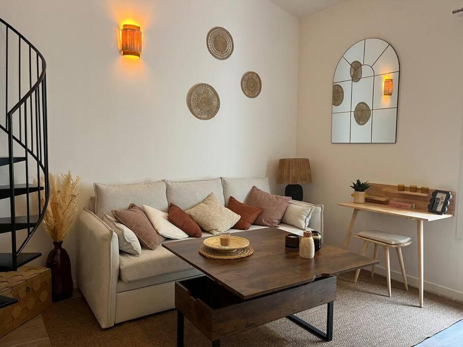 Duplex Chaleureux Et Elegant A Deux Pas De La Marseille